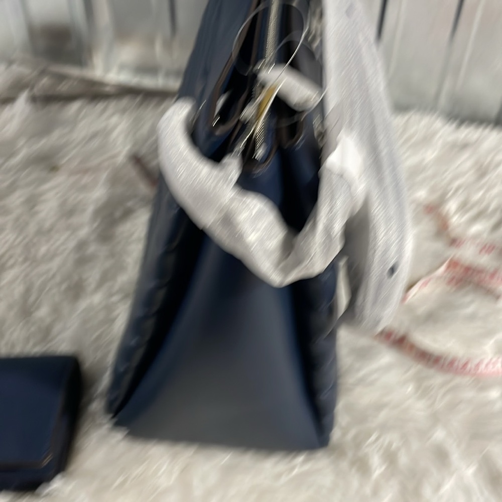 Navy Quilted Shoulder Bag with matching wallet - Picture 4 of 9